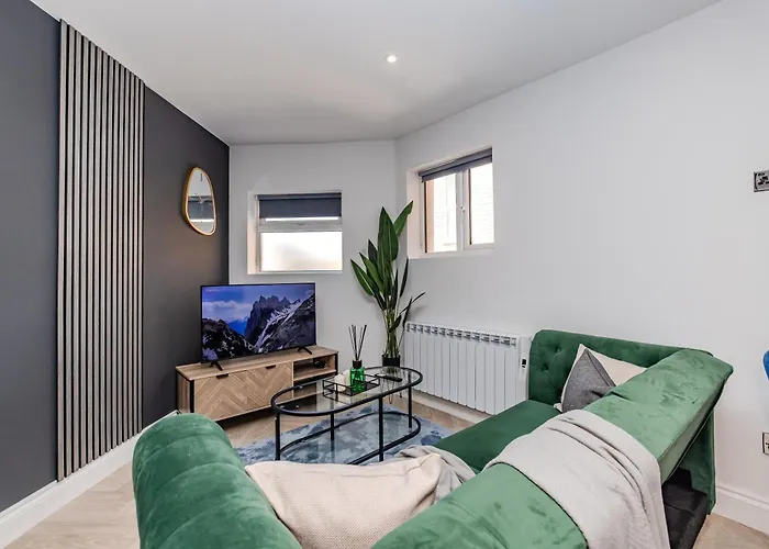 Super Central 2 Bedroom Flat Next To Brighton Shopping Center & Beach