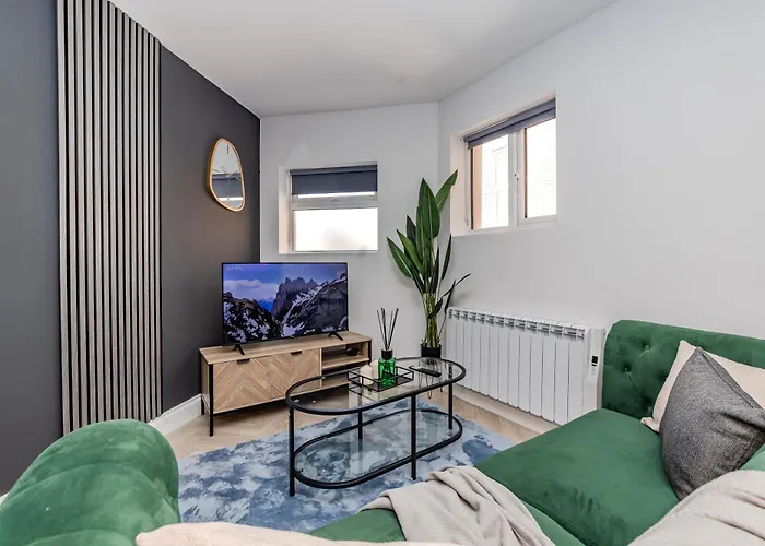 Super Central 2 Bedroom Flat Next To Brighton Shopping Center & Beach